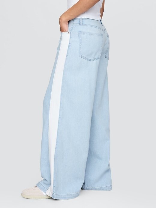 Blugi largi UltraSoft cu talie medie Blugi largi UltraSoft cu talie medie