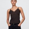 Camisă crop cu garnitură din dantelă Camisă crop cu garnitură din dantelă