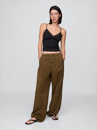 Camisă crop cu garnitură din dantelă