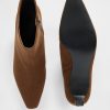 Cizme ascuțite Kitten Heel Cizme ascuțite Kitten Heel