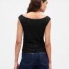 Crop top cu umăr negru Crop top cu umăr negru