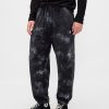 Gap × Joggeri largi cu craniu greoi, de la Disney Tim Burton, The Nightmare Before Christmas Gap × Joggeri largi cu craniu greoi, de la Disney Tim Burton, The Nightmare Before Christmas