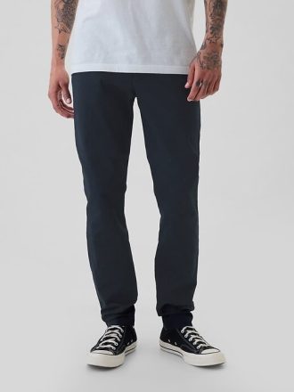 Kaki modern în formă skinny
