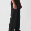 Loose Khakis moderni din anii ’90