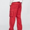 Pantaloni cargo cu parașuta Pantaloni cargo cu parașuta