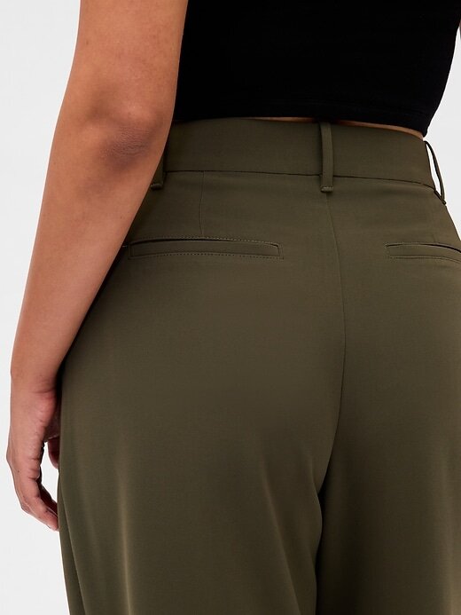 Pantaloni cu pliuri cu talie înaltă Curvy 365 Pantaloni cu pliuri cu talie înaltă Curvy 365