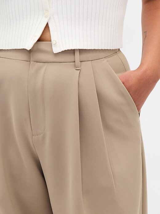 Pantaloni cu pliuri cu talie înaltă Curvy 365 Pantaloni cu pliuri cu talie înaltă Curvy 365