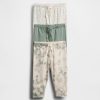 Pantaloni cu tragere din bumbac organic Baby First Favorites (pachet de 3) Pantaloni cu tragere din bumbac organic Baby First Favorites (pachet de 3)