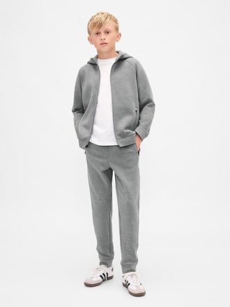 Pantaloni de jogging GapFit Tech cu uscare rapidă pentru copii Pantaloni de jogging GapFit Tech cu uscare rapidă pentru copii