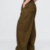 Pantaloni de parașută cu talie medie Pantaloni de parașută cu talie medie