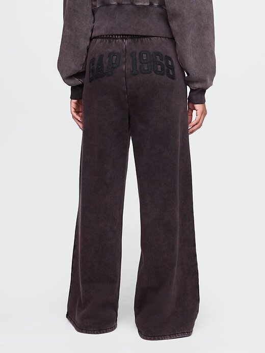 Pantaloni de sport cu picioare largi VintageSoft Pantaloni de sport cu picioare largi VintageSoft