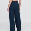 Pantaloni de sport cu picior largi cu cusături Pantaloni de sport cu picior largi cu cusături