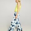 Pantaloni largi pentru copii, ultrasoft, din denim tie-dye Pantaloni largi pentru copii, ultrasoft, din denim tie-dye