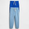 Pantaloni pentru bebeluși și copii mici, amestecați și potriviți (pachet de 2) Pantaloni pentru bebeluși și copii mici, amestecați și potriviți (pachet de 2)