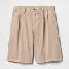 Pantaloni scurți kaki plisați Pantaloni scurți kaki plisați