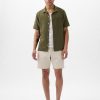 Pantaloni scurți moderni de 8″. Pantaloni scurți moderni de 8″.