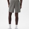 Pantaloni scurți moderni de 8″. Pantaloni scurți moderni de 8″.