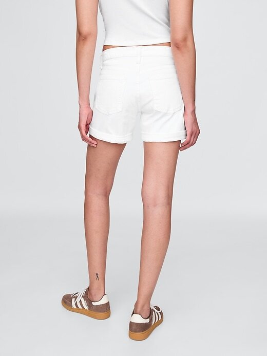 Pantaloni scurti prietene cu talie medie de 5 inchi Pantaloni scurti prietene cu talie medie de 5 inchi