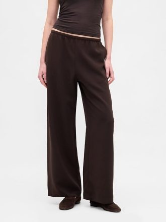 Pantaloni simpli cu picioare late