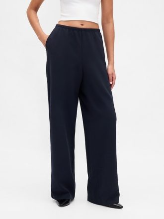 Pantaloni simpli cu picioare late