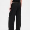 Pantaloni simpli cu picioare late Pantaloni simpli cu picioare late