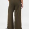 Pantaloni simpli cu picioare late Pantaloni simpli cu picioare late