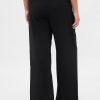Pantaloni simpli cu picioare late Pantaloni simpli cu picioare late