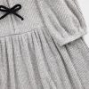 Rochie cu fundă în față pentru copii Softspun Rochie cu fundă în față pentru copii Softspun