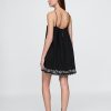 Rochie leagăn brodat din tifon de bumbac Rochie leagăn brodat din tifon de bumbac