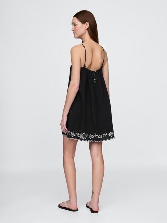 Rochie leagăn brodat din tifon de bumbac