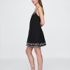 Rochie leagăn brodat din tifon de bumbac Rochie leagăn brodat din tifon de bumbac