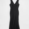 Rochie maxi cu decolteu în V cu dantelă din satin