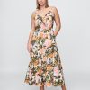 Rochie maxi cu etaje cu cravată în față Rochie maxi cu etaje cu cravată în față