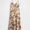 Rochie maxi cu etaje cu cravată în față Rochie maxi cu etaje cu cravată în față