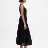 Rochie maxi cu etaje cu dantelă Rochie maxi cu etaje cu dantelă