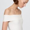 Rochie midi cu umăr dezactivat în compoziție mixtă Rochie midi cu umăr dezactivat în compoziție mixtă