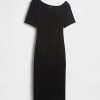 Rochie midi GapStudio din jerseu cu umeri Rochie midi GapStudio din jerseu cu umeri