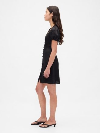 Rochie mini cu decolteu în V din satin Rochie mini cu decolteu în V din satin