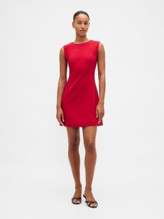 Rochie mini cu decolteu înalt