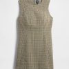 Rochie mini cu decolteu înalt Rochie mini cu decolteu înalt