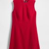 Rochie mini cu decolteu înalt Rochie mini cu decolteu înalt