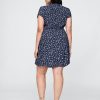 Rochie mini cu flori creponate Rochie mini cu flori creponate
