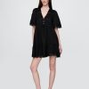 Rochie mini cu mâneci fluturate Rochie mini cu mâneci fluturate