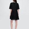 Rochie mini cu mâneci fluturate Rochie mini cu mâneci fluturate