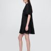 Rochie mini cu mâneci fluturate Rochie mini cu mâneci fluturate