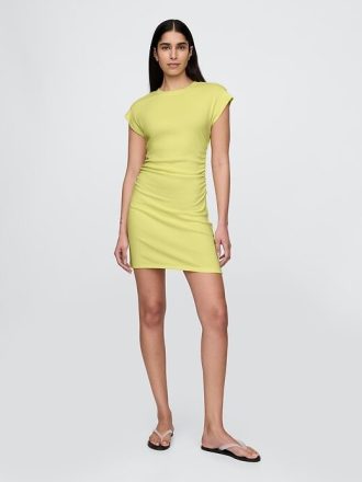 Rochie mini cu volană modernă
