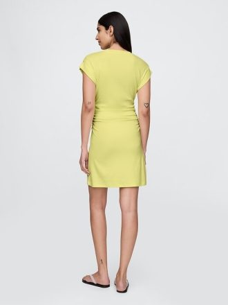 Rochie mini cu volană modernă