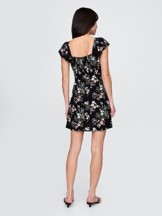Rochie mini din crepon cu maneci fluturate