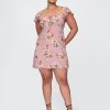 Rochie mini din crepon cu maneci fluturate Rochie mini din crepon cu maneci fluturate
