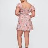 Rochie mini din crepon cu maneci fluturate Rochie mini din crepon cu maneci fluturate